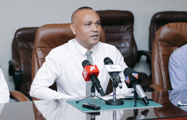 ގުރުއާން މުދައްރިސަކު ވެސް އަލަމްގީރާއެކު!