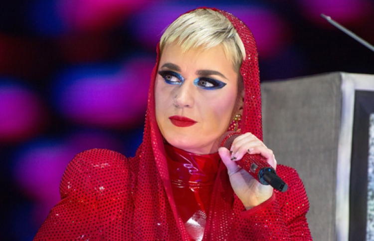 ކޭޓީ ޕެރީ ނޮވެމްބަރުގައި އިންޑިއާ އަށް