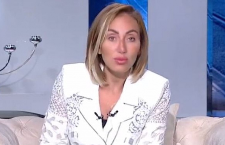 ފަލަ މީހުންނަށް ފާޑުކީ ޕްރެޒެންޓަރު ސަސްޕެންޑްކޮށްފި