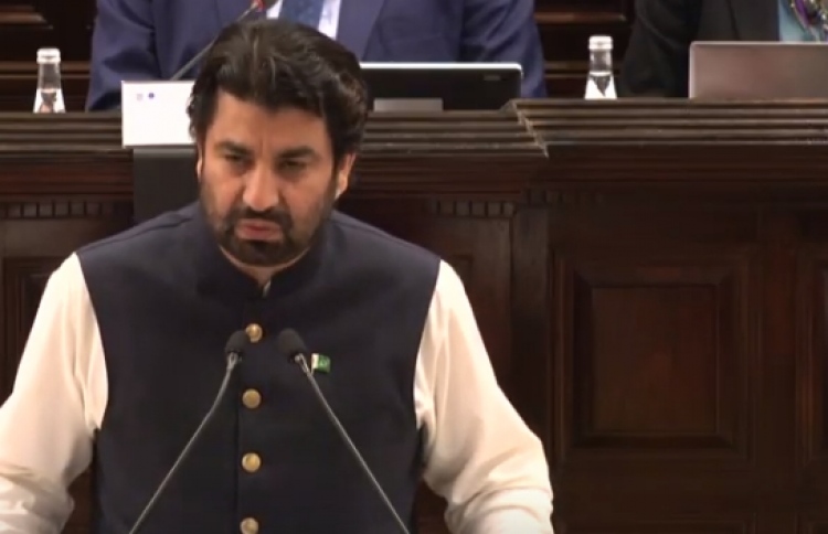 ރާއްޖޭގެ މަޖިލިހުގައި ޕާކިސްތާނާއި އިންޑިއާގެ ޒުވާބެއް!