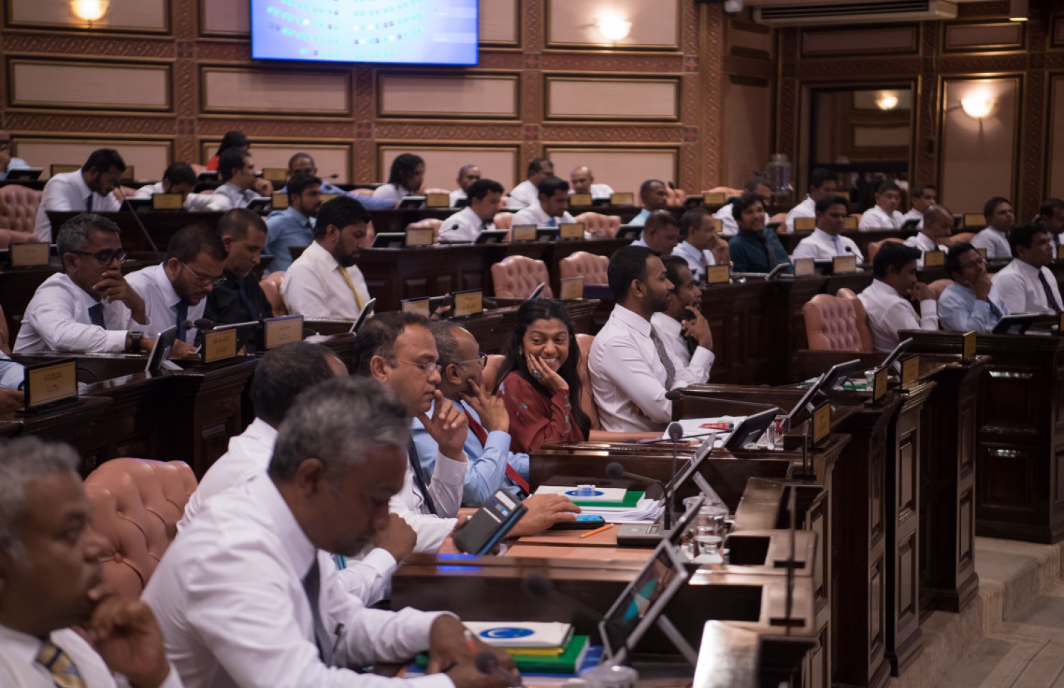 ރައްޔިތުންގެ މަޖިލިހުގެ މިއަދުގެ ޖަލްސާ ކުރިއަށް ދަނީ. --- ފޮޓޯ: މަޖިލިސް