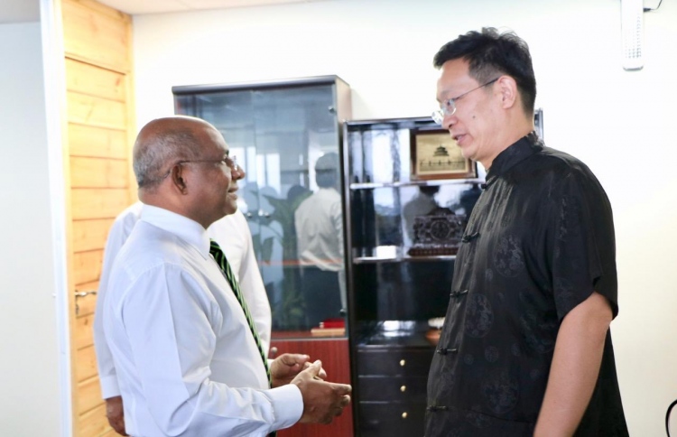 ޝިޔާމްގެ ވާހަކަތައް  ޗައިނާގެ ސަފީރު ދޮގުކުރައްވައިފި