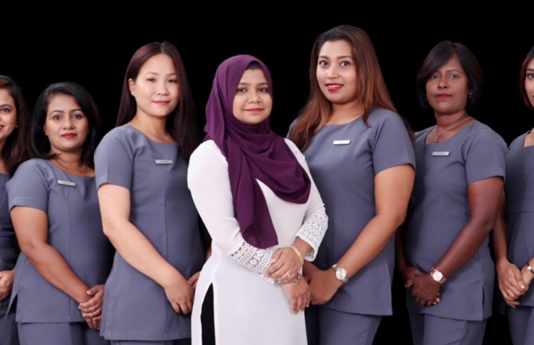 ސެލޫން ފެމިނާގެ ހަދިޔާ އަކީ އޮންލައިން ބުކިން ފެށުން