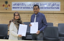Ministry of National Planning and Infrastructure awarding a harbour development project to Sri Lankan firm Senok Trade Combine Ltd at Molhadhoo, Haa Alif Atoll. PHOTO: PLANNING MINISTRY