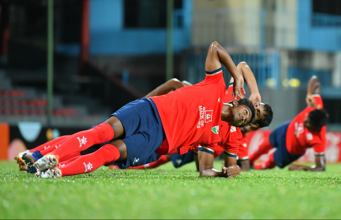 މާލެ: ސެޕްޓެމްބަރު 9، 2019: ވޯލްޑް ކަޕް ކޮލިފައިންގައި ދިވެހިރާއްޖެއާޢި ޗައިނާ ވާދަކުރާ މެޗުގެ ޕްރެކްޓިސް ފެށުން.-- ފޮޓޯ: ހުސައިން ވަހީދު /މިހާރު