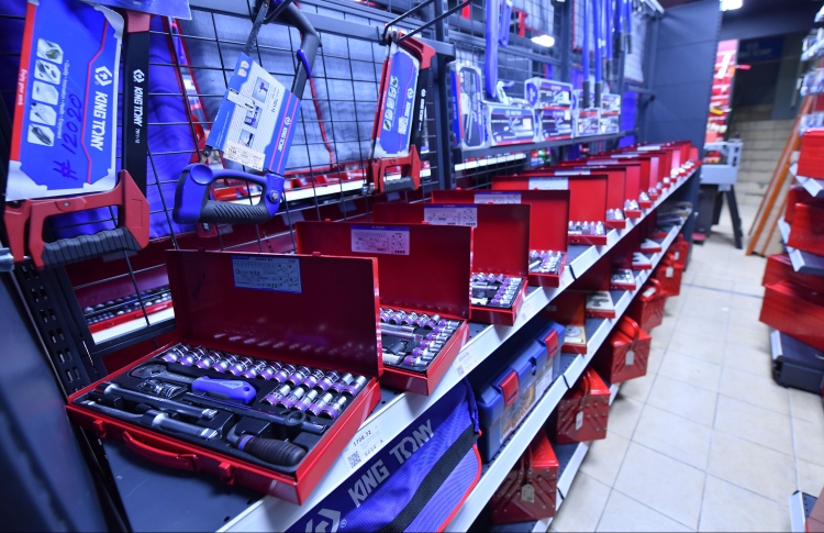 މަޝްހޫރު "ކިންގް ޓޮނީ"ގެ ޓޫލްސްތައް އެޕޯލޯއިން