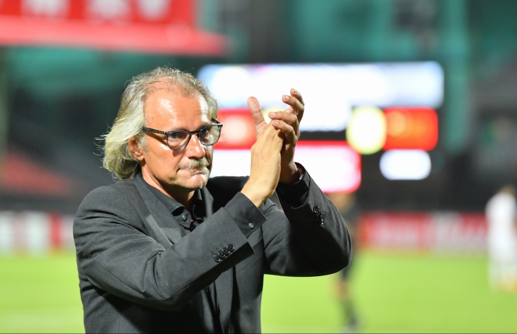 މެޗު އެނބުރުނީ ޕެނަލްޓީން: ސެގާޓް