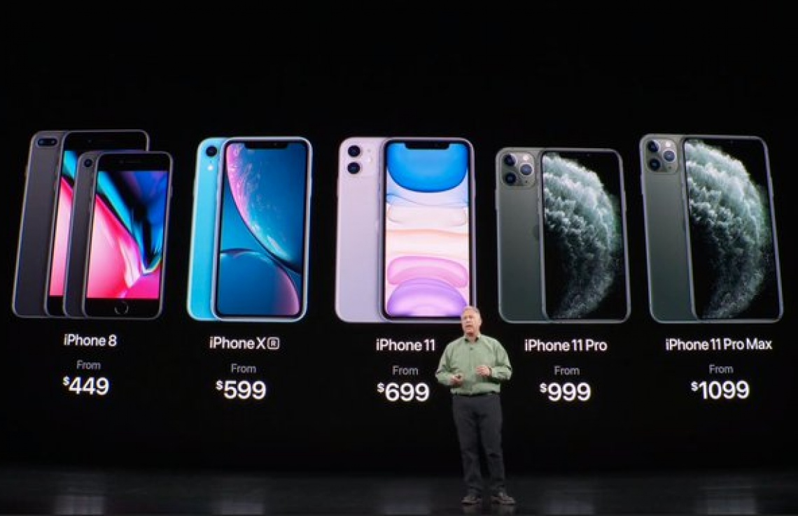 އެޕަލްގެ އާ އުފެއްދުންތައް ދައްކާލުމަށް ބޭއްވި ހާއްސަ ހަފުލާގައި ތިން މޮޑެލްއެއްގެ ފޯނު ވަނީ ތައާރަފްކޮށްފައި. އެއީ އައިފޯން 11، އައިފޯން 11 ޕްރޯ އަދި އައިފޯން 11 ޕްރޯ މެކްސް. މީގެ އިތުރުން އެޕަލް ވޮޗް ސީރީޒް 5 އާއި އައިޕެޑް 7 ވެސް ވަނީ ތައާރަފްކޮށްފައި.