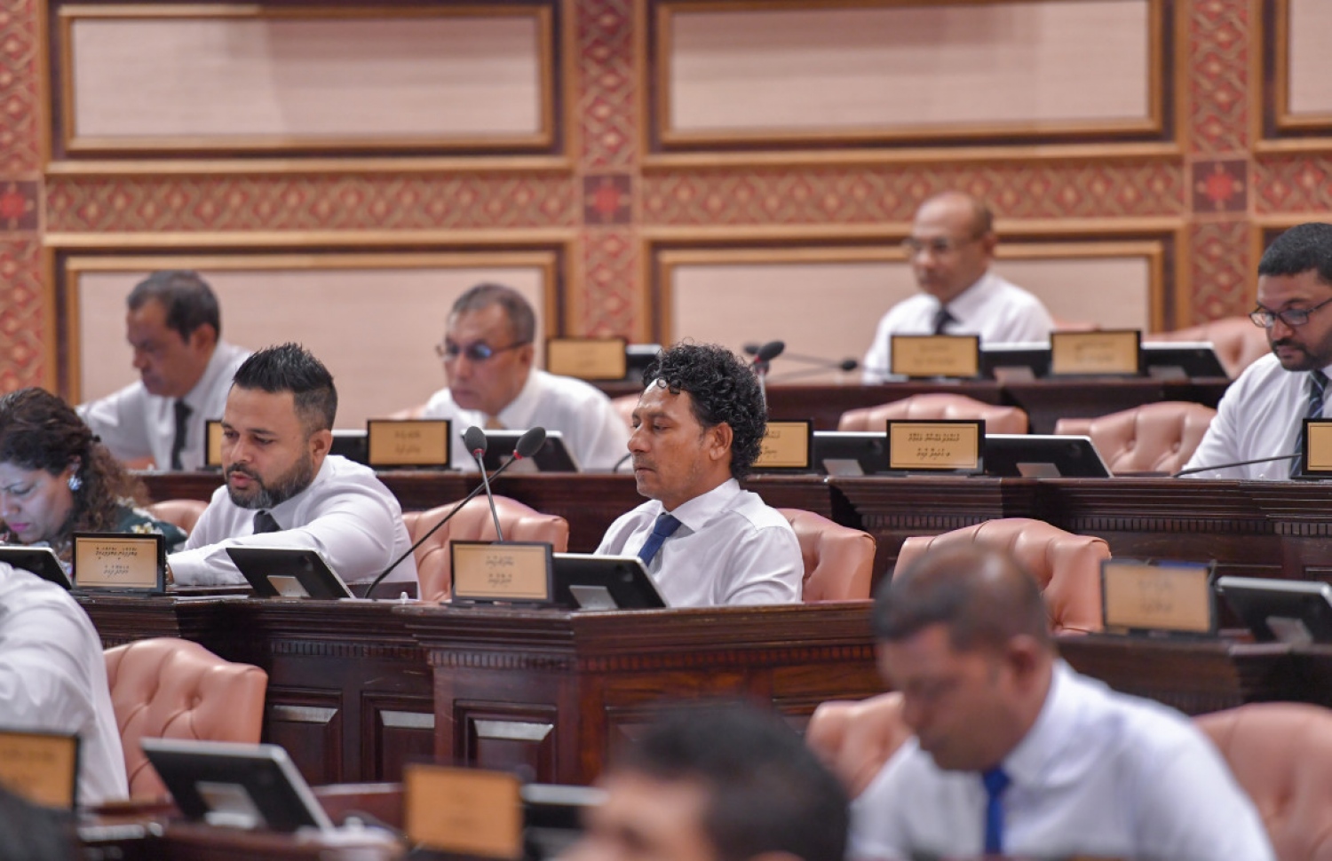 ރައްޔިތުންގެ މަޖިލިހުގެ މިއަދުގެ ޖަލްސާ ކުރިއަށް ދަނީ. --- ފޮޓޯ: މަޖިލިސް