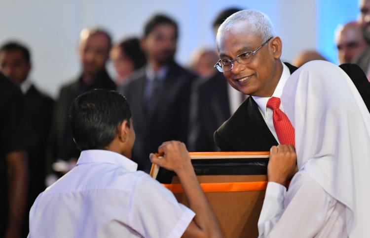 ޓީޗަރުންގެ ބޮޑު މުސާރަ މާދަމާ ރައީސް އިއުލާންކުރައްވަނީ