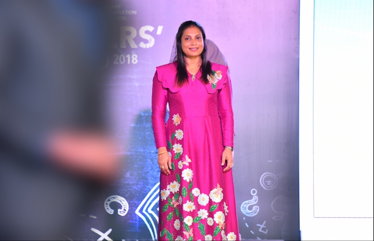 މިނިސްޓަރުގެ ދިގުހެދުން: ދަރިވަރުންގެ މަސައްކަތެއް