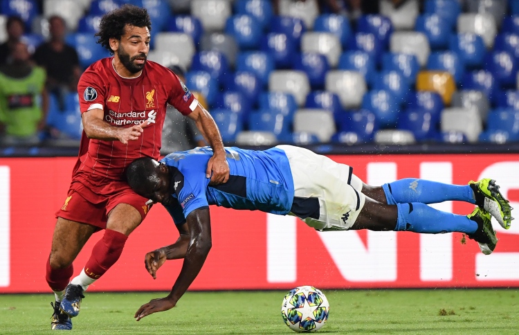 ނަޕޯލީން ޗެމްޕިއަން ލިވަޕޫލް ބަލިކޮށްފި