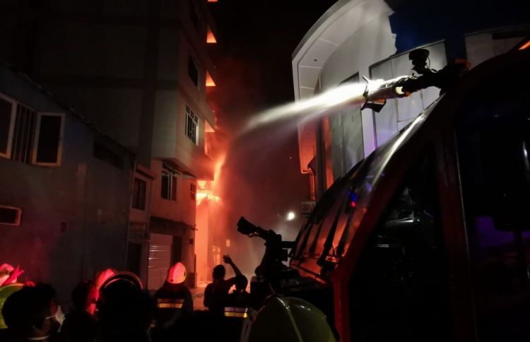 އެއާޕޯޓުގައި އޮންނަ ވަރުގެ ފަޔަ ލޮރީއަކުން ފުދޭތަ؟