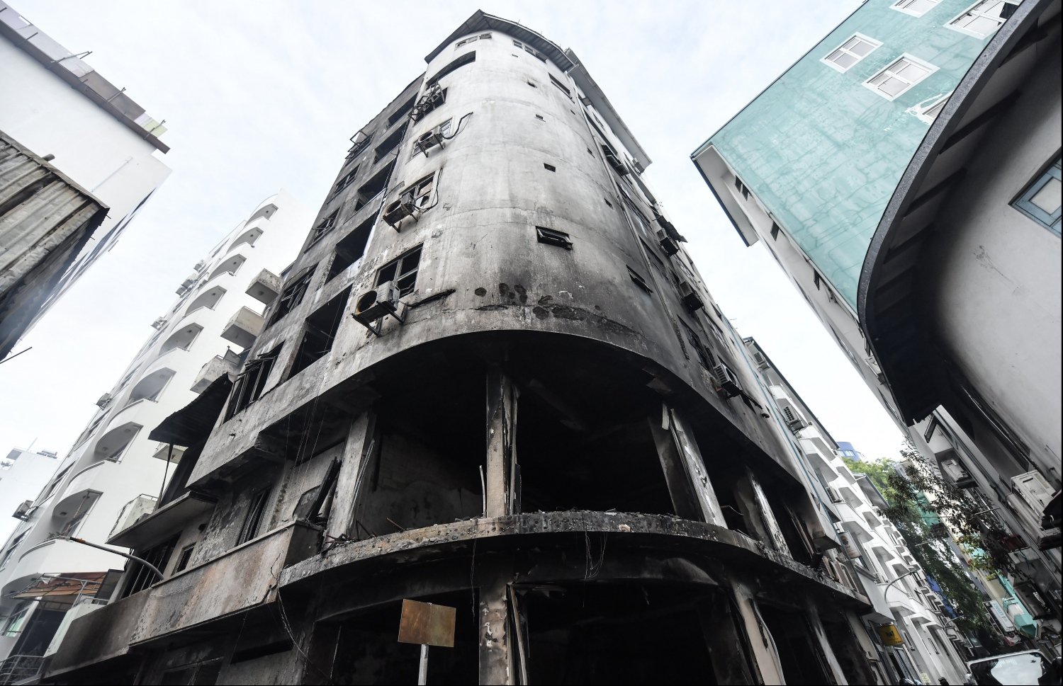 ޝިރާ އާއި ތާނި ދިރިއުޅުނު އިވާއުގެ، އަލިފާނުގެ ހާދިސާއަށް ފަހު ---ފޮޓޯ: ހުސއިން ވަހީދު/މިހާރު