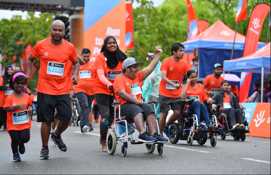 ހުޅުމާލެ: ސެޕްޓެމްބަރު 20، 2019: ރާއްޖޭގައި ބާއްވާ ދުވުމުގެ އެންމެ ބޮޑު ރޭސް ކަމަށްވާ، ދިރާގު މޯލްޑިވްސް ރޯޑް ރޭސްގެ މިއަހަރުގެ 5 ކިލޯމީޓަރު ދުވުމުގެ ތެރެއިން.---ފޮޓޯ: ހުސައިން ވަހީދު/މިހާރު