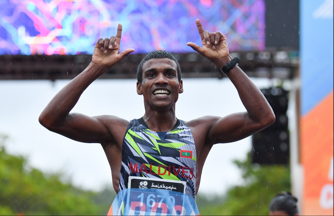 ހުޅުމާލެ: ސެޕްޓެމްބަރު 20، 2019: ރާއްޖޭގައި ބާއްވާ ދުވުމުގެ އެންމެ ބޮޑު ރޭސް ކަމަށްވާ، ދިރާގު މޯލްޑިވްސް ރޯޑް ރޭސްގެ މިއަހަރުގެ 5 ކިލޯމީޓަރު ދުވުމުގެ ތެރެއިން.---ފޮޓޯ: ހުސައިން ވަހީދު/މިހާރު