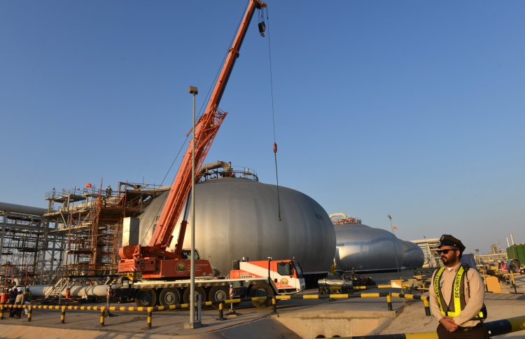 ފޮސިލް ފިއުލް އާއި ތިމާވެށީގެ ޕްލޭންތަކާ ދިމައެއްނުވޭ