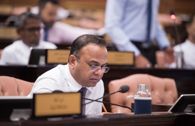 ހާލުގައިޖެހޭ ތަން ބަލަން ތިބެވޭކަށް ނެތް: ހުސެއިން