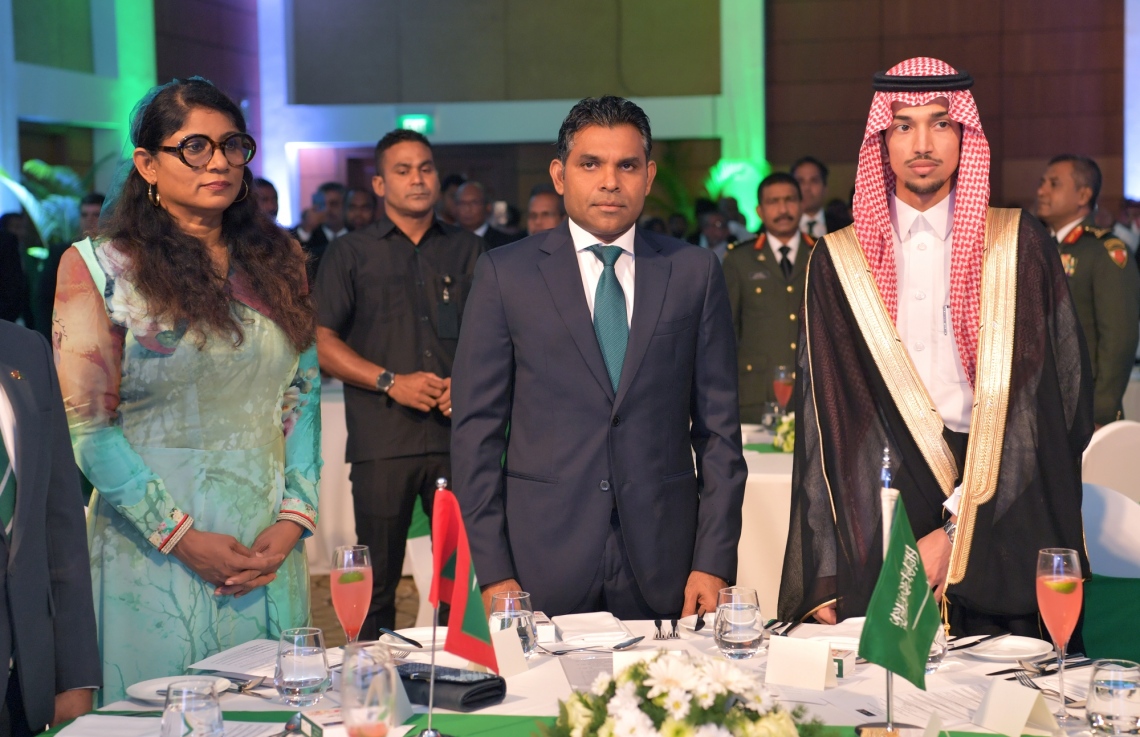 ކުރުނބާ މޯލްޑިވްސް: ސެޕްޓެމްބަރު 23، 2019: ސައުދީ އަރަބިއްޔާގެ 89 ވަނަ ގައުމީ ދުވަސް ފާހަގަކުރުމަށް ކުރުނބާ މޯލްޑިވްސްގައި ބޭއްވި ހަފުލާގައި ނައިބު ރައީސް ފައިސަލް ނަސީމް(މ)، އަދި ޑިފެންސް މިނިސްޓަރު މާރިޔާ ދީދީ(ވ) ބައިވެރިވެ ވަޑައިގަންނަވަނީ.-- ފޮޓޯ: ރައީސް އޮފީސް