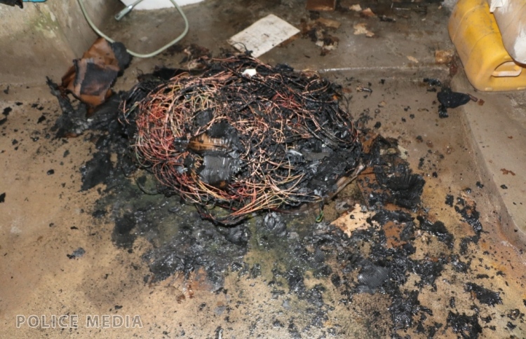 ކޭބަލްތަކެއްގައި ރޯކޮށްގެން އުޅުނު މީހަކު ހައްޔަރުކޮށްފި