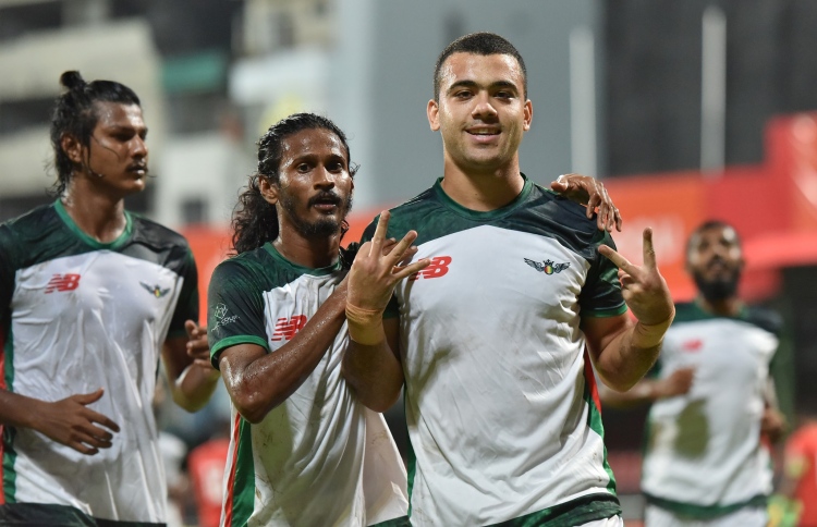 ދަ ގްރާންޑޭ އިން ފަހު ވަގުތު އީގަލްސްއާ އެއްވަރުކޮށްފި