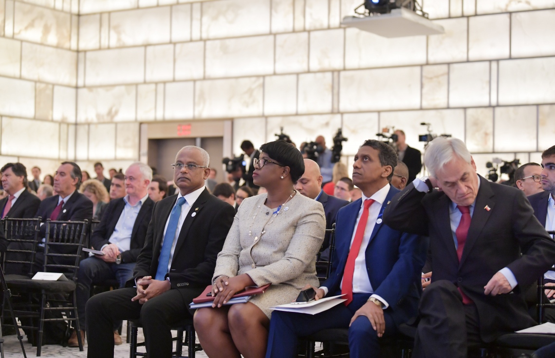 އެމެރިކާ، ނިއުޔޯކު: ސެޕްޓެމްބަރު 26، 2019: 'ބްލޫ ލީޑާސް ކޯލް ފޯ އެކްޝަން އޮން އޯޝަން ކުލައިމެޓް' އިވެންޓުގައި ރައީސް އިބްރާހިމް މުހައްމަދު ސޯލިހު ބައިވެރިވެ ވަޑައިގަންނަވަނީ.-- ފޮޓޯ: ރައީސް އޮފީސް