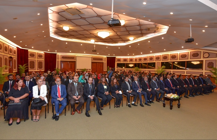 އާއިލީ އަދުލުގެ ނިޒާމުގައި ގިނަ ދަތިތަކެއް