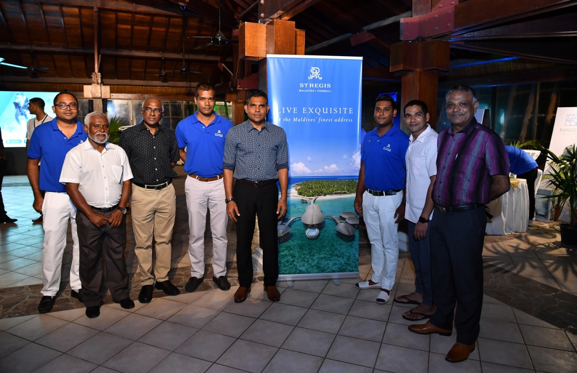 ފަރުކޮޅުފުށި: ސެޕްޓެމްބަރު 28، 2019: ފަތުރުވެރިކަމުގެ ދުވަސް ފާހަގަކުރުމުގެ ގޮތުން ޓޫރިޒަމް މިނިސްޓްރީން އިންތިޒާމްކޮށްގެން ފަރުކޮޅުފުށީގައި ކުރިޔަށްދާ ޖޮބް ފެއާގައި ނައިބު ރައީސް ފައިސަލް ނަސީމު ބައިވެރިވެ ވަޑައިގަންނަވަނީ.-- ފޮޓޯ: ރައީސް އޮފީސް