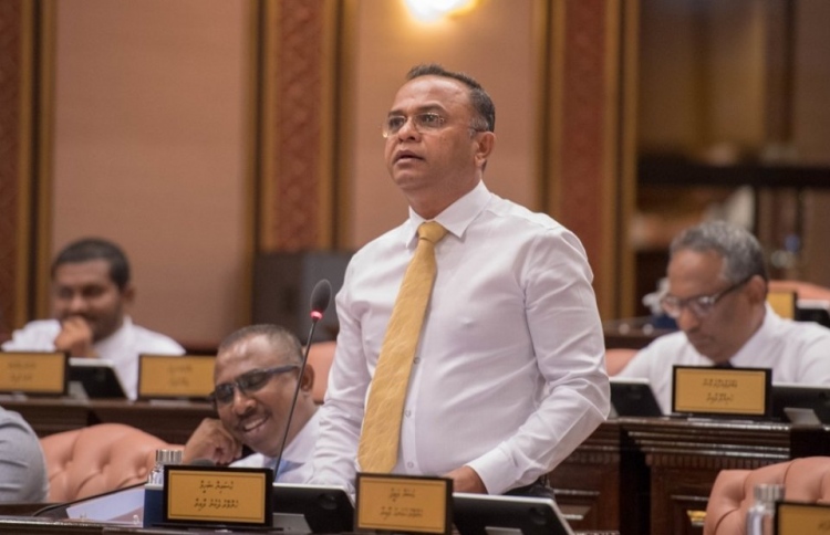 ކޯލިޝަންގެ ބައިވެރިންނަށް އަނދުން ހުސެއިންގެ އިންޒާރެއް