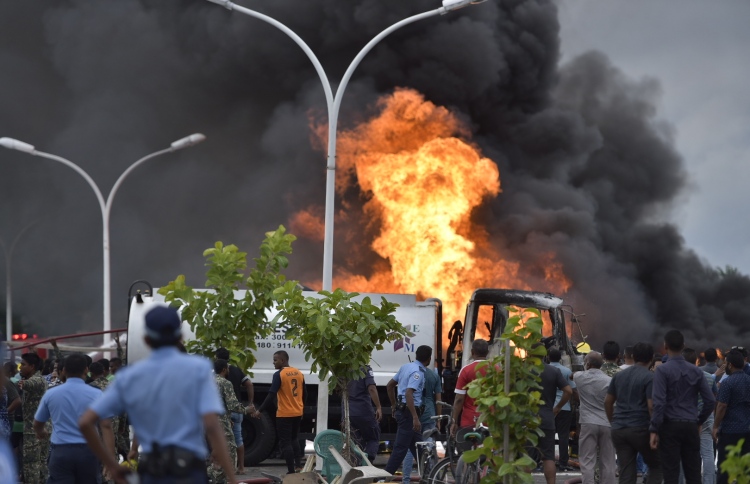 ދޮޅު ގަޑިއިރު ފަހުން އަލިފާން ނިއްވާލައިފި