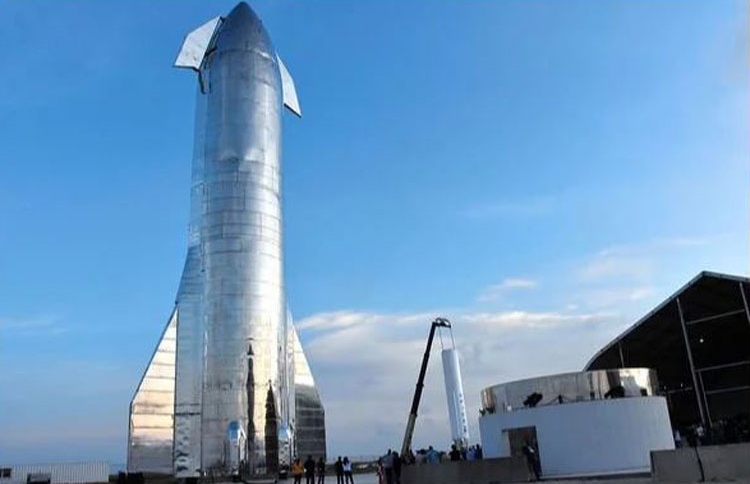 އިންސާނުން މާސް އަށް އުފުލާ ރޮކެޓް