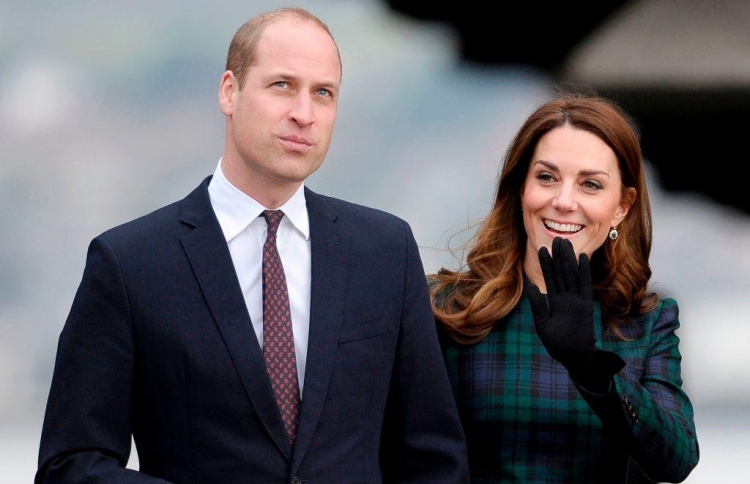 ވިލިއަމްގެ ދެމަފިރިންނަށް ކުރިމަތިލާންޖެހުނީ މުޒާހަރާތަކާ