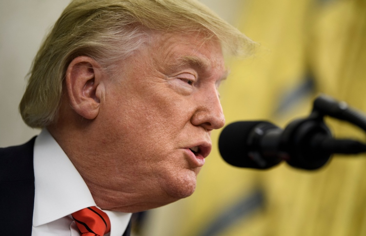 މައްސަލަ ބޮޑުވެ ޓްރަމްޕުގެ ރިސޯޓުގައި ސަމިޓް ނުބާއްވާނެ