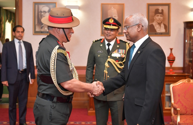 އިންޑިއާގެ އާމީ ޗީފް، ރައީސާ ބައްދަލުކުރައްވައިފި