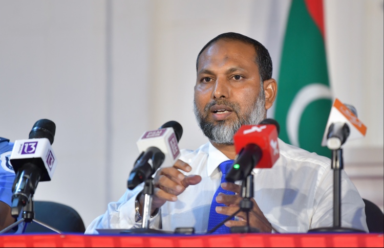 އަދީބުގެ ހުކުމާއެކު އިމްރާން ދެއްކެވީ މޭޑޭގެ ވާހަކަ!