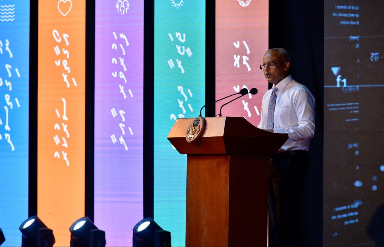 ރައީސް އިބްރާހިމް މުހައްމަދު ސޯލިހް: ވައުދުތައް ތަރުތީބުކުރީ އެންމެ އިސްކަންދޭން ޖެހޭ ކަންކަމުގެ މައްޗަށް ކަމަށް ވިދާޅުވި.