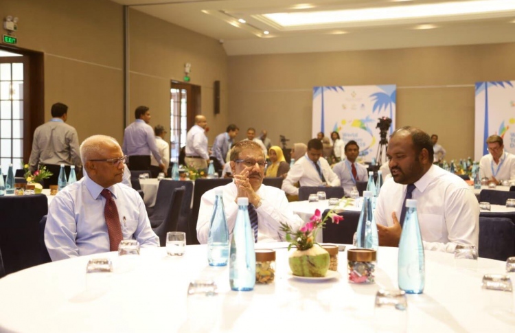 ސަމާލުކަންދީ، އެހެން ނޫނީ އަޑިއަޅާލާފާނެ: އެމްޔޫމަނިކު