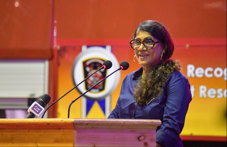 އަލިފާން ނިއްވަން ސިވިލް ބަޔަކު ތިބުން މުހިންމެއް ނޫން