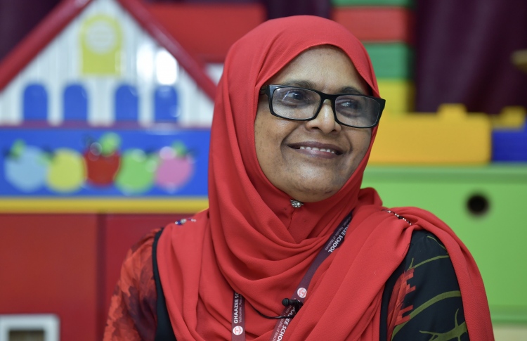 ޓީޗަރުންގެ ދުވަހު، ސޯބިރާގެ ހިދުމަތުގެ ވާހަކަ