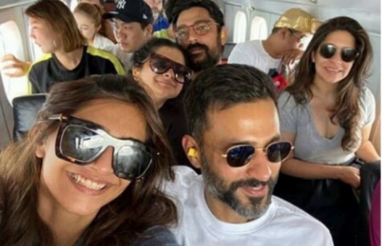 ސޯނަމް ފިރިމީހާއާ އެކު ރާއްޖޭގައި