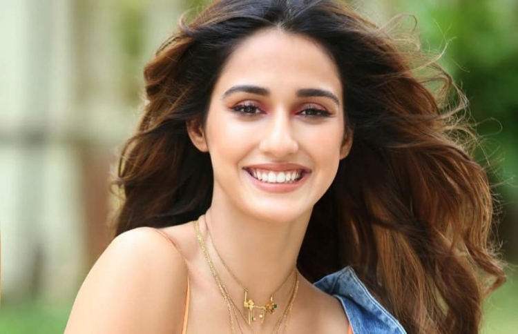 ބޮލީވުޑްގެ ޚަބަރުތައް ކުރުކޮށް