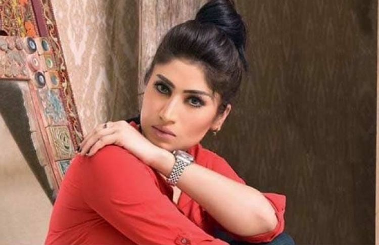 މަރާލި މޮޑެލްގެ ބޭބެ ފިލައިގެން އުޅެނިކޮށް އަތުލައިފި