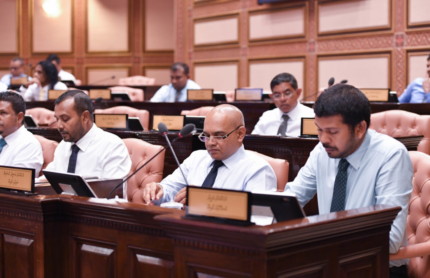 ރައްޔިތުންގެ މަޖިލިހުގެ މިއަދުގެ ޖަލްސާ ކުރިއަށް ދަނީ. --- ފޮޓޯ: މަޖިލިސް