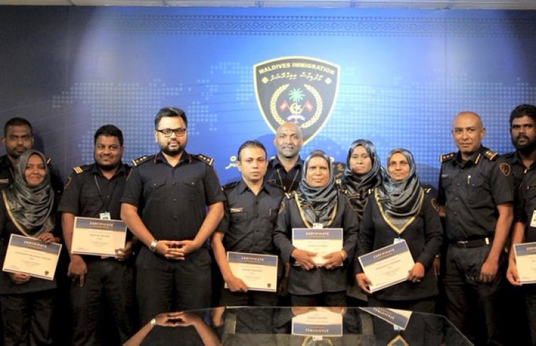 ހާޒިރީއަށް ރަނގަޅުވުމުން އިމިގްރޭޝަނުން ދެއްކި ނަމޫނާ