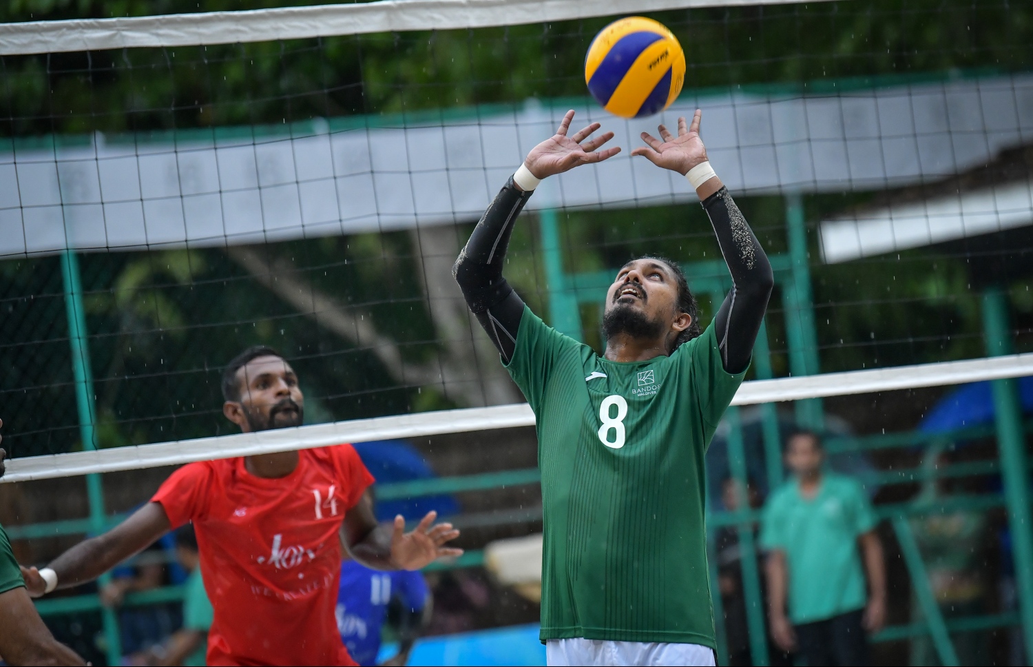 އިންޓަ ރިސޯޓް ފައިނަލް މެޗުގެ ތެރެއިން ބަޓިސް. -- ފޮޓޯ: ނިޝާން އަލީ/ މިހާރު