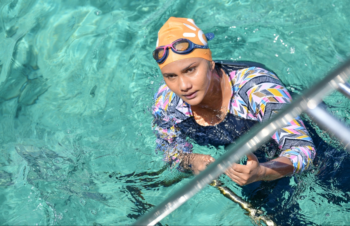 މާލެ (އޮކްޓޯބަރު 12) - ރަސްފަންނު ސަރަހައްދުގައި ސްވިމް މޯލްޑިވްސް އިން ބޭއްވި ދިރާގު މާލޭ އޯޕަން ފެތުމުގެ މުބާރާތް: މިއީ އާއްމުންނަށް ފެތުމުގެ ވާދަވެރި ޕްލެޓްފޯމެއް ހޯދައިދިނުމުގެ ގޮތުން ސްވިމް މޯލްޑިވްސް އިން ރާވައިގެން ފެށި މުބާރާތެއް. --ފޮޓޯ: ނިޝާން އަލީ/ މިހާރު