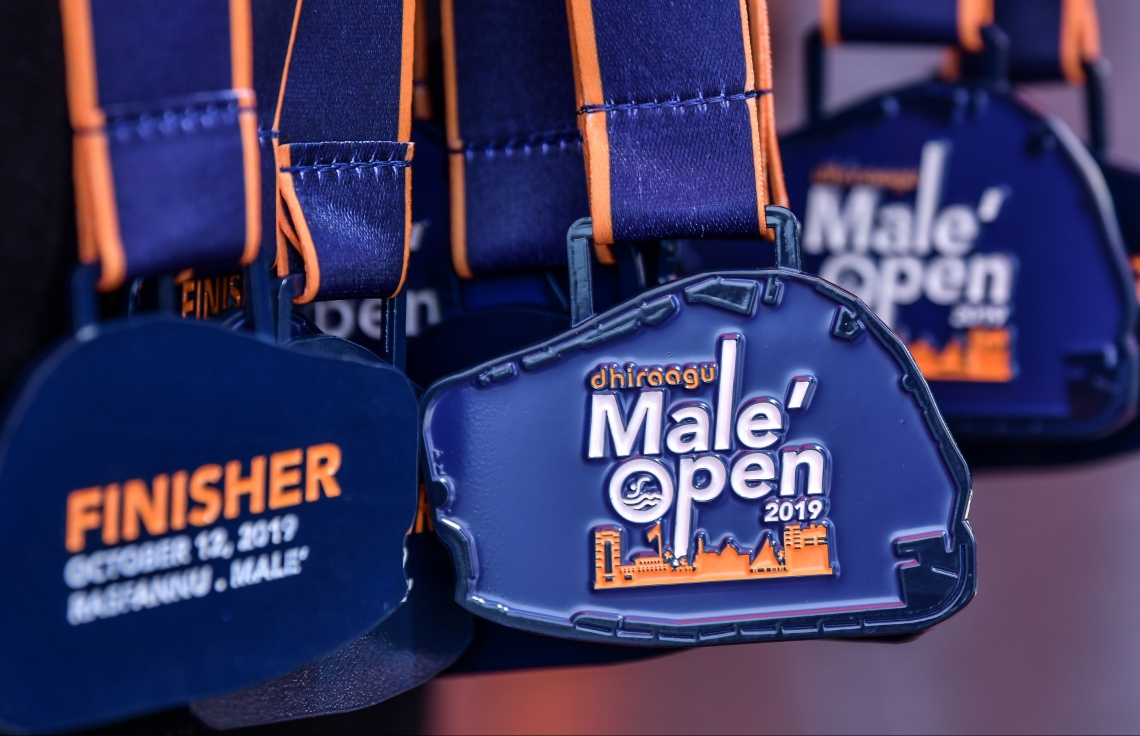 މާލެ (އޮކްޓޯބަރު 12) - ރަސްފަންނު ސަރަހައްދުގައި ސްވިމް މޯލްޑިވްސް އިން ބޭއްވި ދިރާގު މާލޭ އޯޕަން ފެތުމުގެ މުބާރާތް: މިއީ އާއްމުންނަށް ފެތުމުގެ ވާދަވެރި ޕްލެޓްފޯމެއް ހޯދައިދިނުމުގެ ގޮތުން ސްވިމް މޯލްޑިވްސް އިން ރާވައިގެން ފެށި މުބާރާތެއް. --ފޮޓޯ: ނިޝާން އަލީ/ މިހާރު