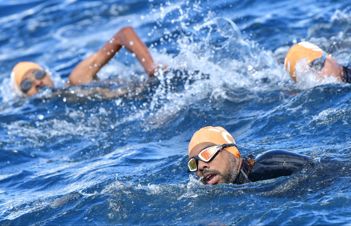 މާލެ (އޮކްޓޯބަރު 12) - ރަސްފަންނު ސަރަހައްދުގައި ސްވިމް މޯލްޑިވްސް އިން ބޭއްވި ދިރާގު މާލޭ އޯޕަން ފެތުމުގެ މުބާރާތް: މިއީ އާއްމުންނަށް ފެތުމުގެ ވާދަވެރި ޕްލެޓްފޯމެއް ހޯދައިދިނުމުގެ ގޮތުން ސްވިމް މޯލްޑިވްސް އިން ރާވައިގެން ފެށި މުބާރާތެއް. --ފޮޓޯ: ނިޝާން އަލީ/ މިހާރު