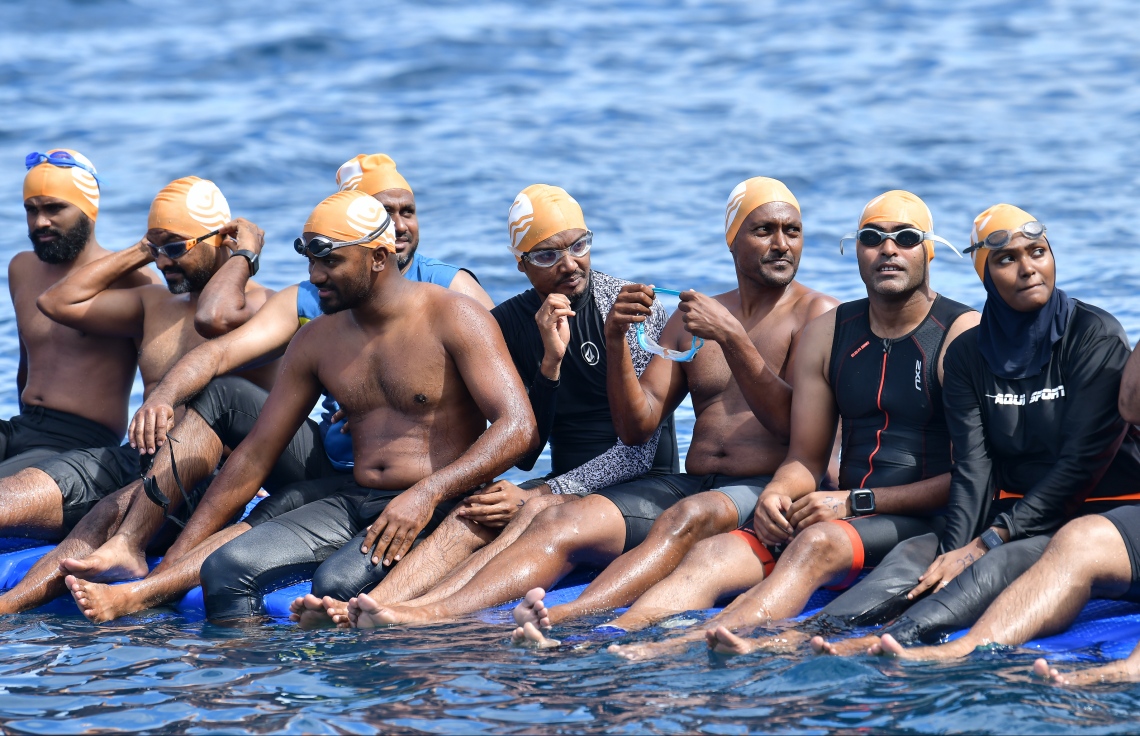 މާލެ (އޮކްޓޯބަރު 12) - ރަސްފަންނު ސަރަހައްދުގައި ސްވިމް މޯލްޑިވްސް އިން ބޭއްވި ދިރާގު މާލޭ އޯޕަން ފެތުމުގެ މުބާރާތް: މިއީ އާއްމުންނަށް ފެތުމުގެ ވާދަވެރި ޕްލެޓްފޯމެއް ހޯދައިދިނުމުގެ ގޮތުން ސްވިމް މޯލްޑިވްސް އިން ރާވައިގެން ފެށި މުބާރާތެއް. --ފޮޓޯ: ނިޝާން އަލީ/ މިހާރު