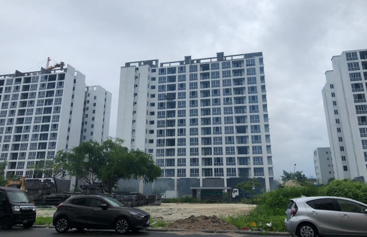 ފްލެޓުތައް ނިންމުން ލަސްވީ ސިޔާސީވުމުން: ކޮންޓްރެކްޓަރު